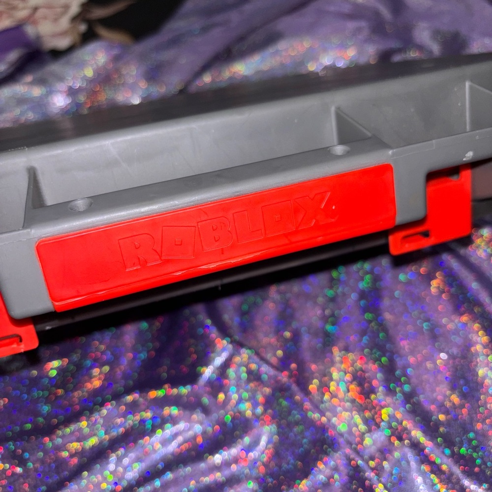 ROBLOX: Collectors Tool Box - Picture 8 of 8